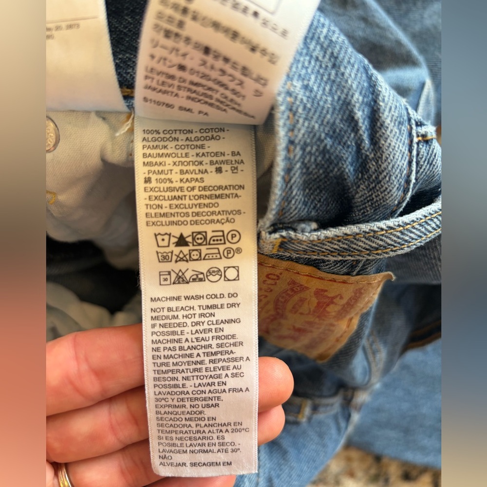 Levi’s Ribcage Ankle Straight Jean - Picture 12 of 12